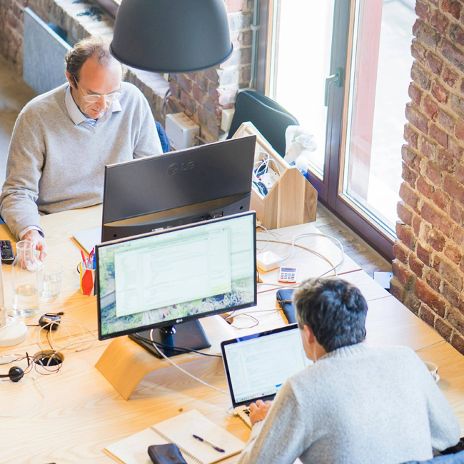 歐力虎網站建設公司形象 淮安做網站辦公場景